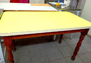 🌞 Mesa Amarela Vibrante 💛